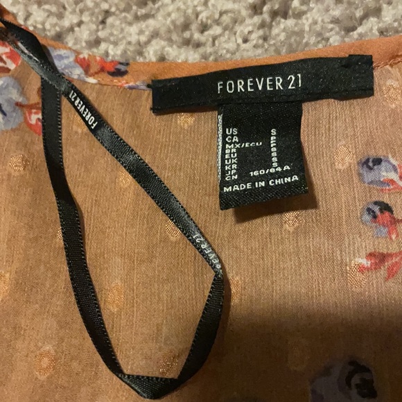 Floral blouse from forever 21 - Picture 4 of 5